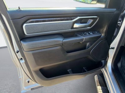 2022 RAM 1500 Big Horn Crew Cab 4x4 5'7" Box