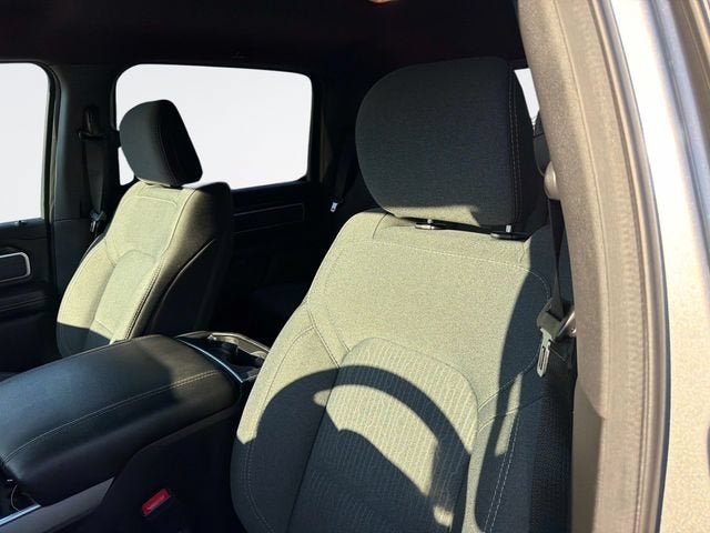 2022 RAM 1500 Big Horn Crew Cab 4x4 5'7" Box