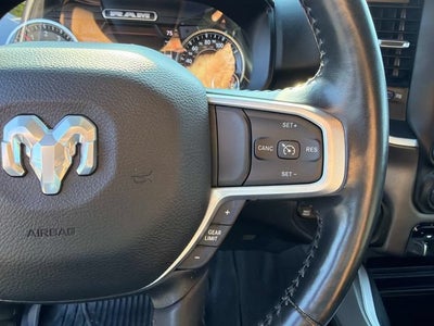 2022 RAM 1500 Big Horn Crew Cab 4x4 5'7" Box