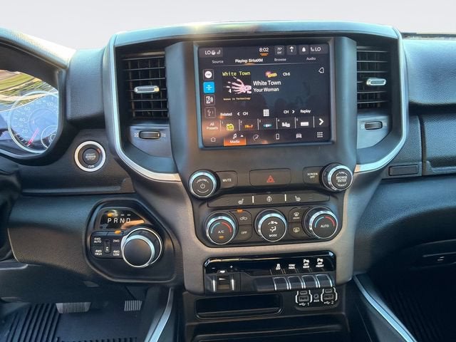 2022 RAM 1500 Big Horn Crew Cab 4x4 5'7" Box
