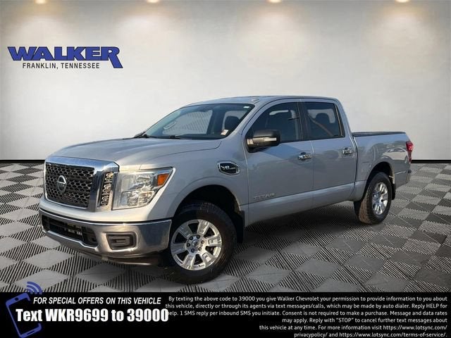 2017 Nissan TITAN SV