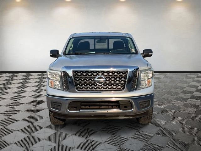 2017 Nissan TITAN SV