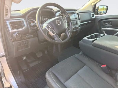 2017 Nissan TITAN SV
