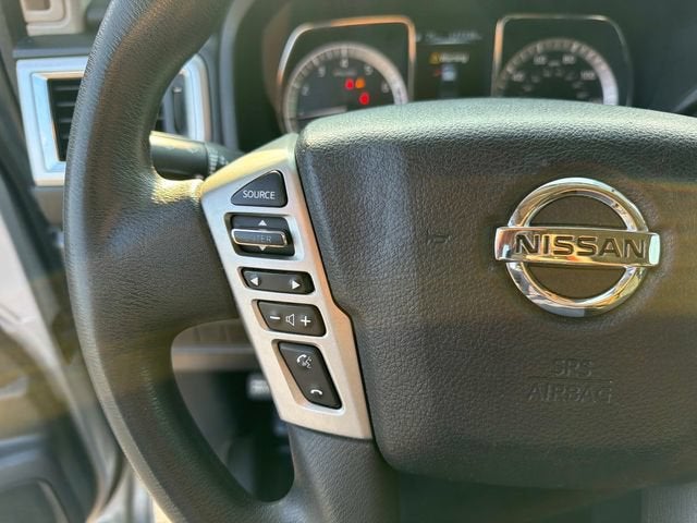 2017 Nissan TITAN SV