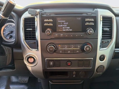 2017 Nissan TITAN SV