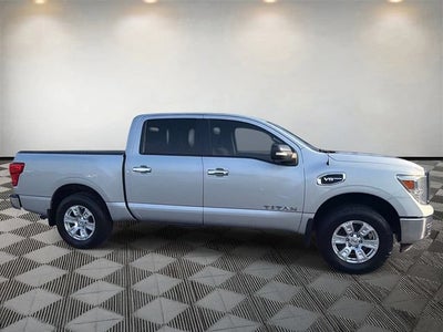 2017 Nissan TITAN SV