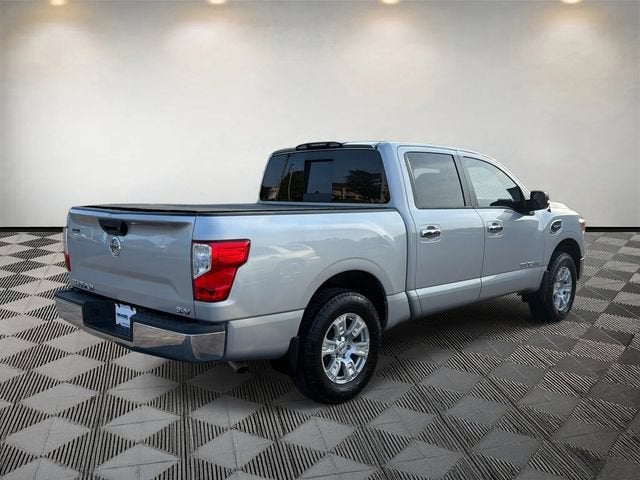 2017 Nissan TITAN SV