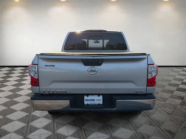 2017 Nissan TITAN SV