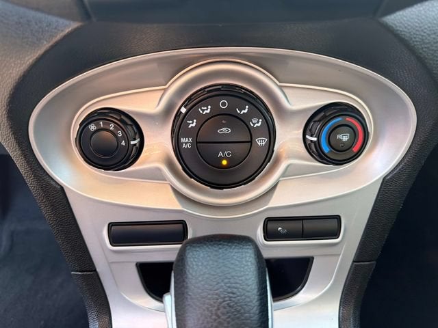 2015 Ford Fiesta SE