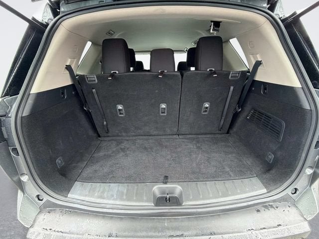 2024 Nissan Pathfinder SV FWD