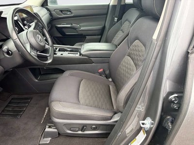 2024 Nissan Pathfinder SV FWD
