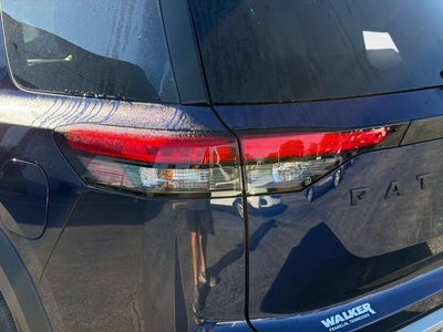 2024 Nissan Pathfinder SL FWD