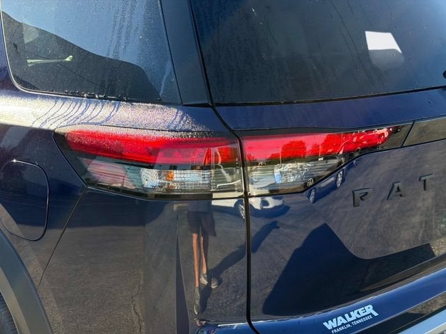 2024 Nissan Pathfinder SL FWD