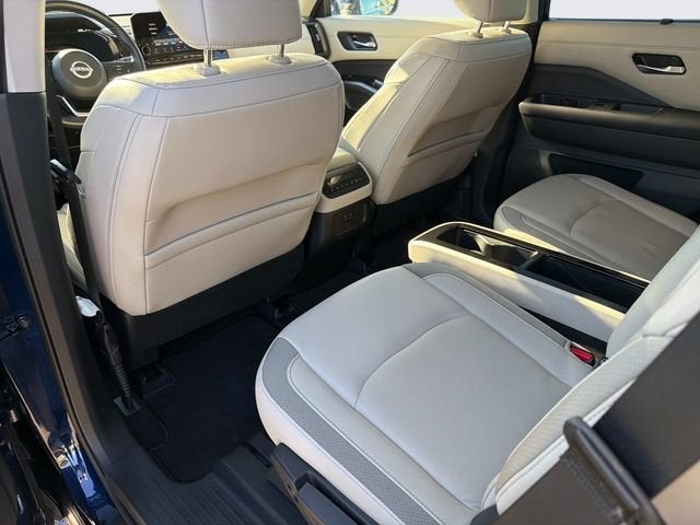 2024 Nissan Pathfinder SL FWD