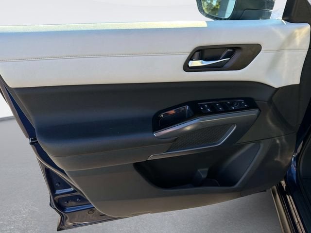 2024 Nissan Pathfinder SL FWD