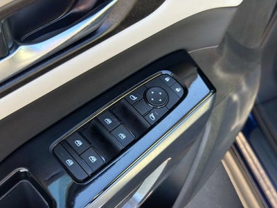2024 Nissan Pathfinder SL FWD