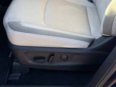 2024 Nissan Pathfinder SL FWD