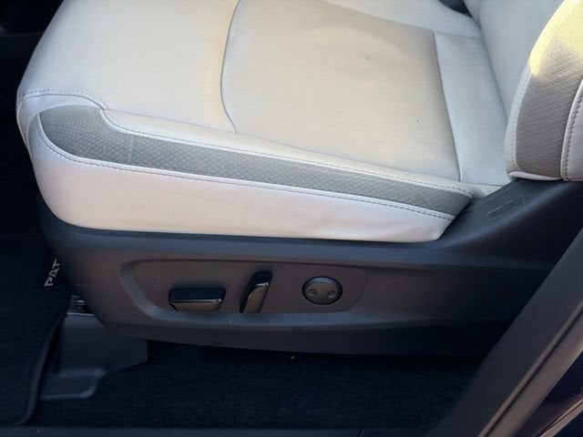 2024 Nissan Pathfinder SL FWD