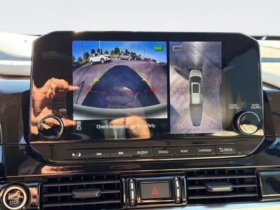 2024 Nissan Pathfinder SL FWD