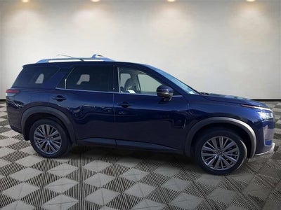 2024 Nissan Pathfinder SL FWD