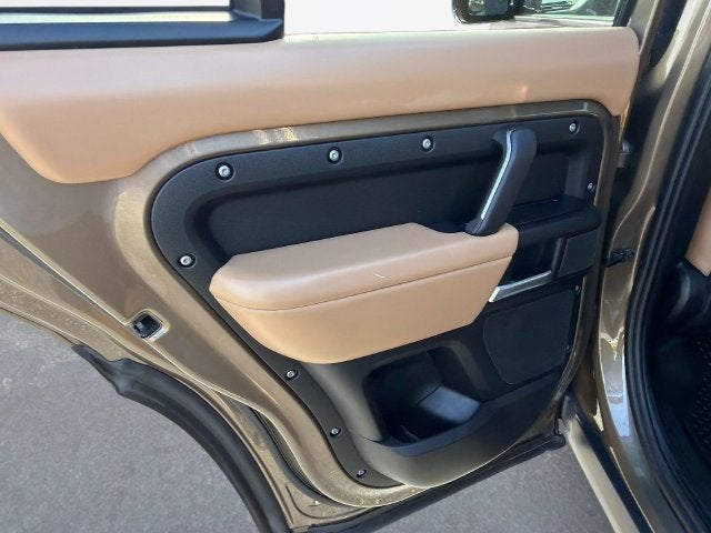 2025 Land Rover Defender X-Dynamic SE